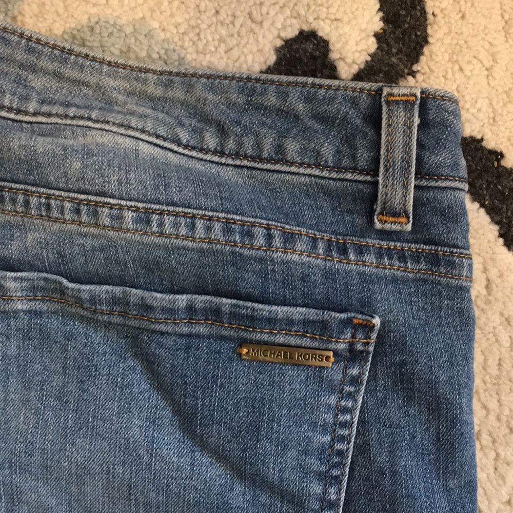 MICHAEL KORS • LIGHT WASH BOOTCUT JEANS - Picture 5 of 6